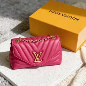 Louis Vuitton NEW WAVE CHAIN BAG MM
